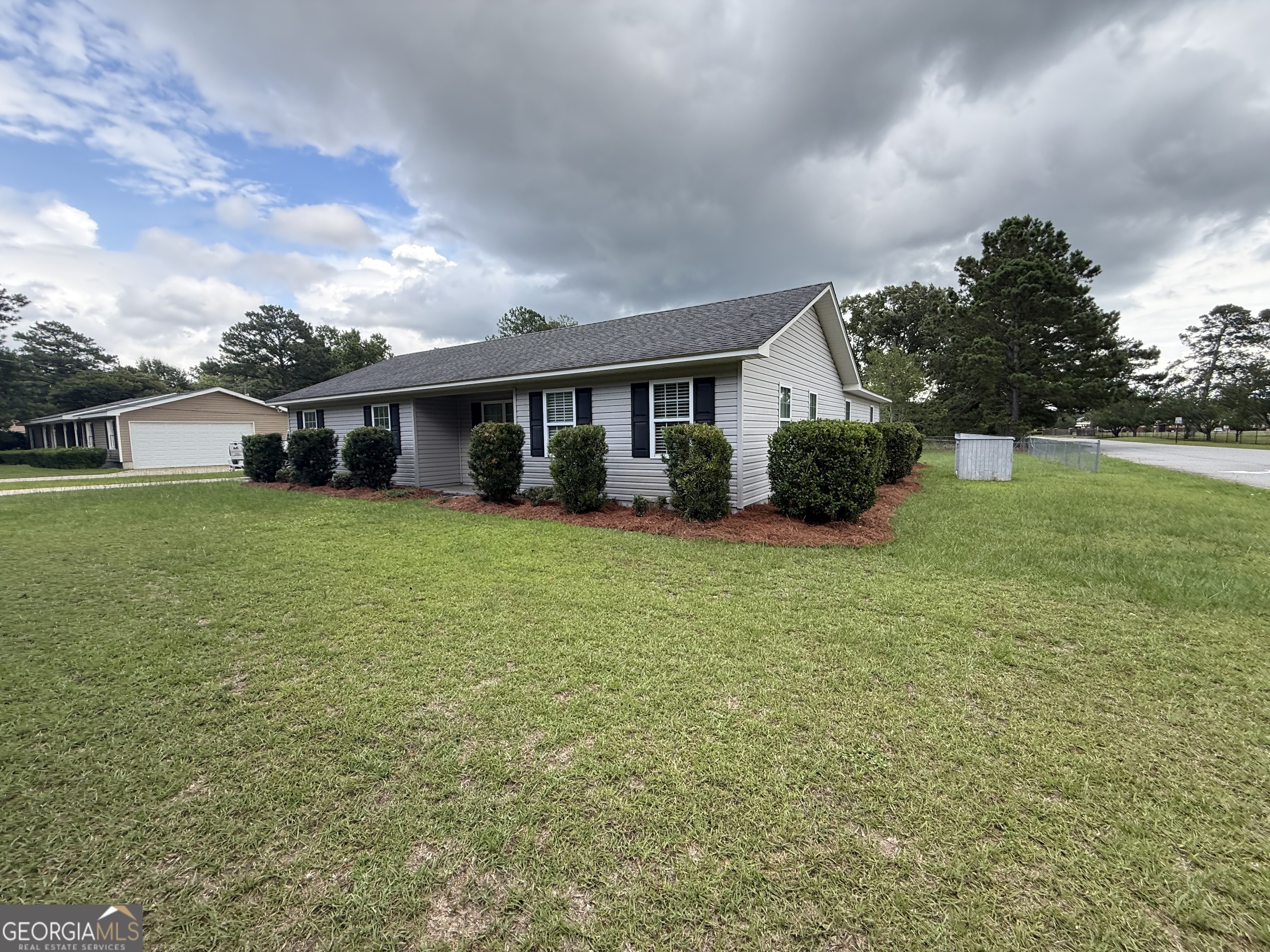 136 Trinity Road Dublin, GA 31021 - Photo 10 of 31