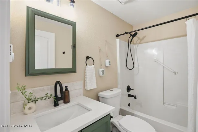 $520,000 | 387 East Iowa Avenue, Hayden, ID 83835