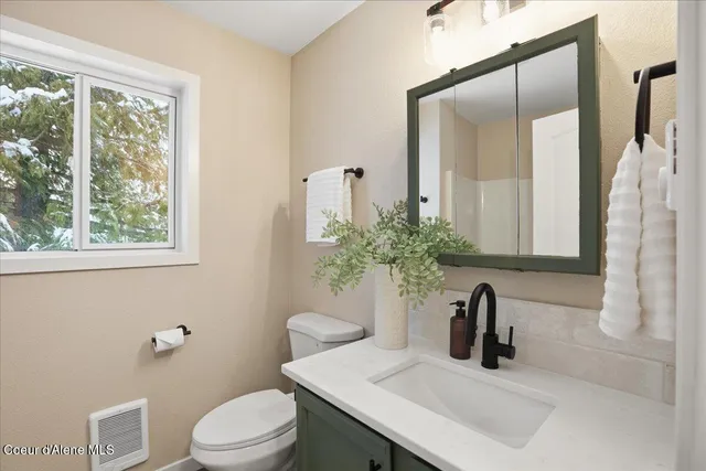 $520,000 | 387 East Iowa Avenue, Hayden, ID 83835