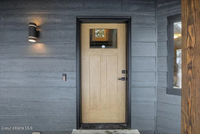 $525,000 | 387 East Iowa Avenue, Hayden, ID 83835