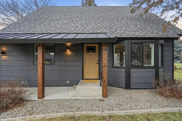 $520,000 | 387 East Iowa Avenue, Hayden, ID 83835