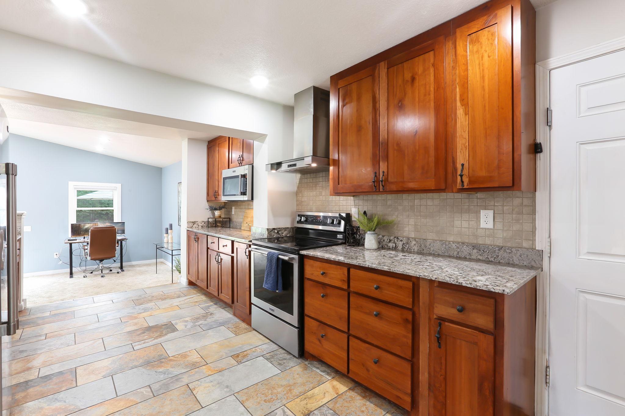 10672 Terrace Road Northeast Blaine, MN 55434 - Photo 10 of 39 Gallery Image 10