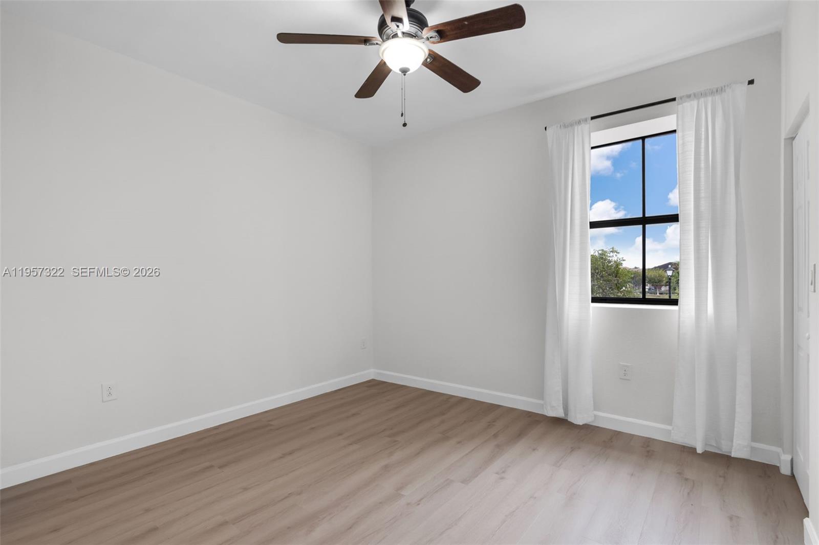 4268 Southwest 166th Court Miami, FL 33185 - Photo 11 of 33