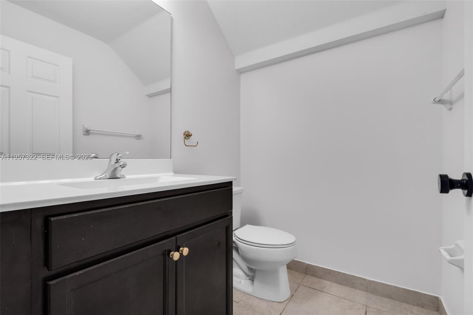 4268 Southwest 166th Court Miami, FL 33185 - Photo 10 of 33