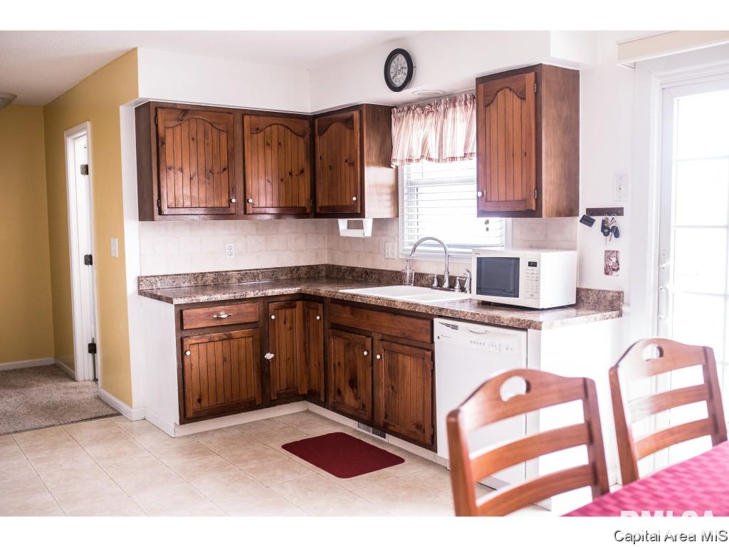 2040 Skipton Road Springfield, IL 62702 - Photo 11 of 30