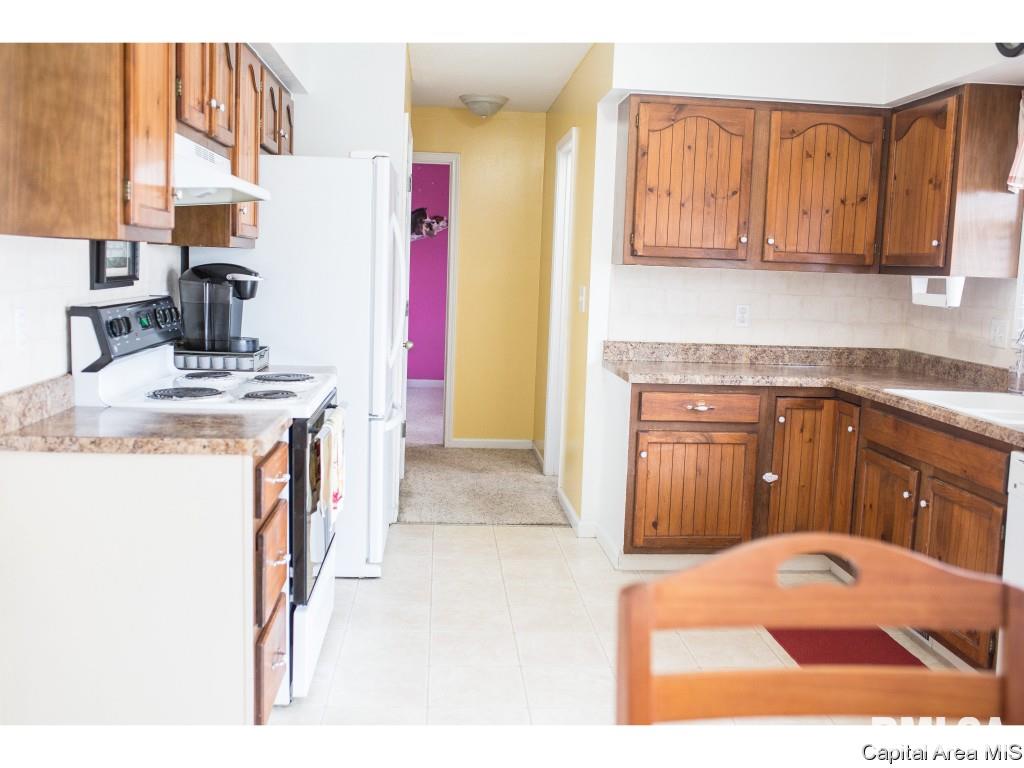 2040 Skipton Road Springfield, IL 62702 - Photo 15 of 30