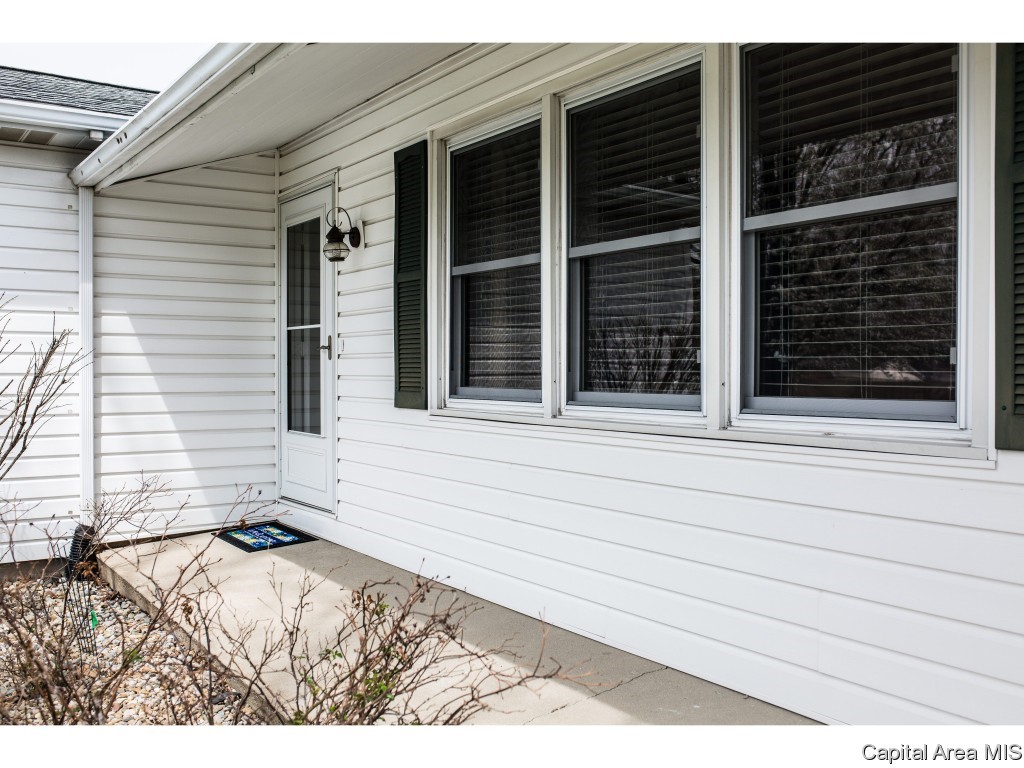 2040 Skipton Road Springfield, IL 62702 - Photo 6 of 30
