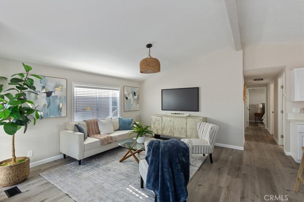 201 Rd Runner Lane Fountain Valley, CA 92708 - Photo 12 of 31