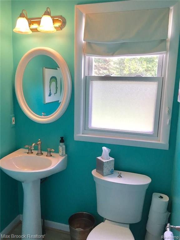 33118 Hearthstone Road Farmington Hills, MI 48334 - Photo 13 of 37
