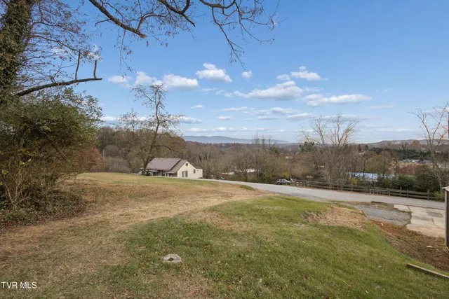 $164,000 | 204 Elizabeth Street, Bristol, TN 37620