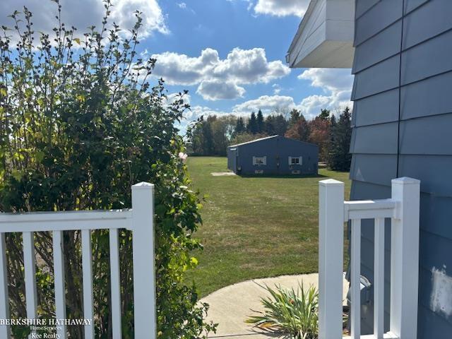 21550 Irwin Road Armada, MI 48005 - Photo 3 of 30