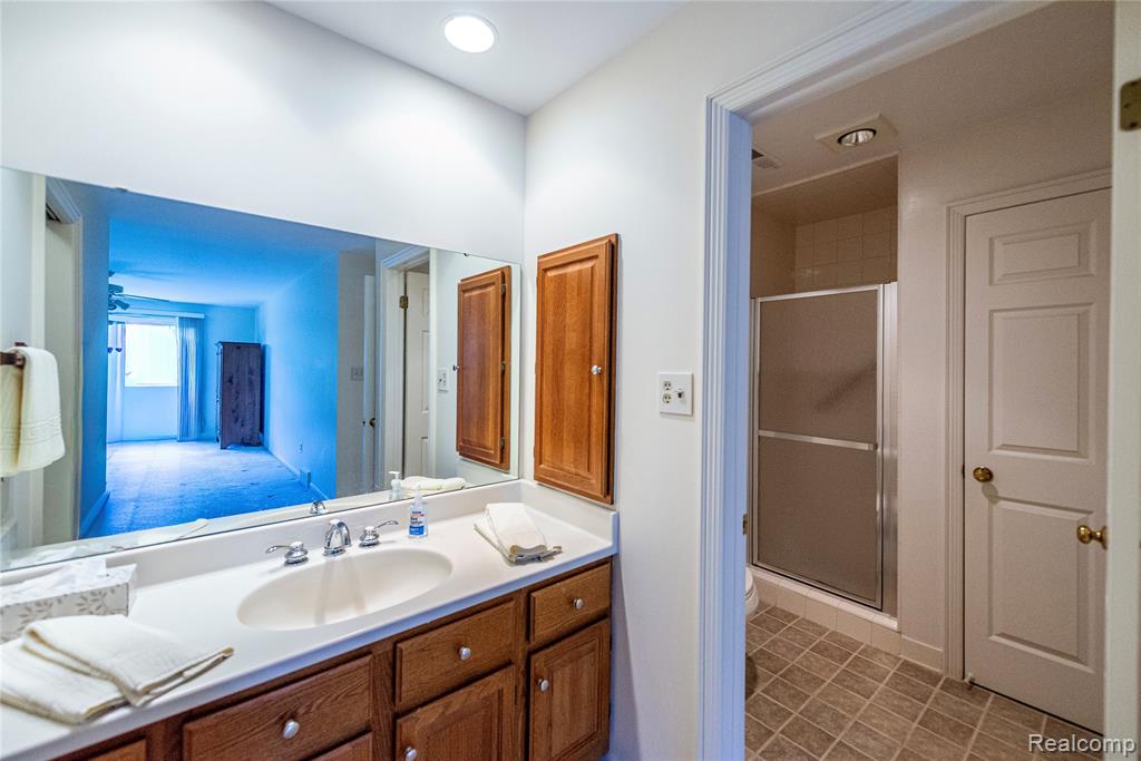 19710 West 13 Mile Road, Unit 201 Franklin, MI 48025 - Photo 12 of 34