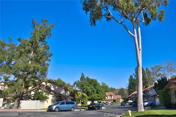 $995,000 | 1129 Heatherview Drive, Oak Park, CA 91377