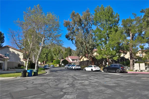 $995,000 | 1129 Heatherview Drive, Oak Park, CA 91377