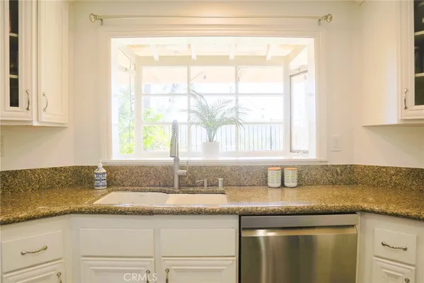 $995,000 | 1129 Heatherview Drive, Oak Park, CA 91377