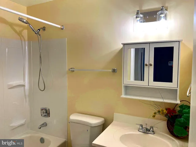 $2,850 | 95 Blondell Court, Lutherville-Timonium, MD 21093