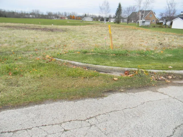 $49,500 | Navarino Street, Unit 3, Algoma, WI 54201