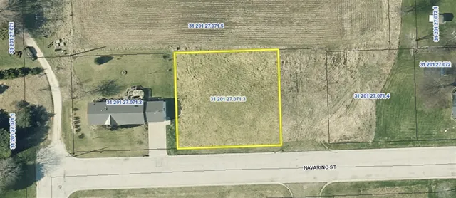 $49,500 | Navarino Street, Unit 3, Algoma, WI 54201