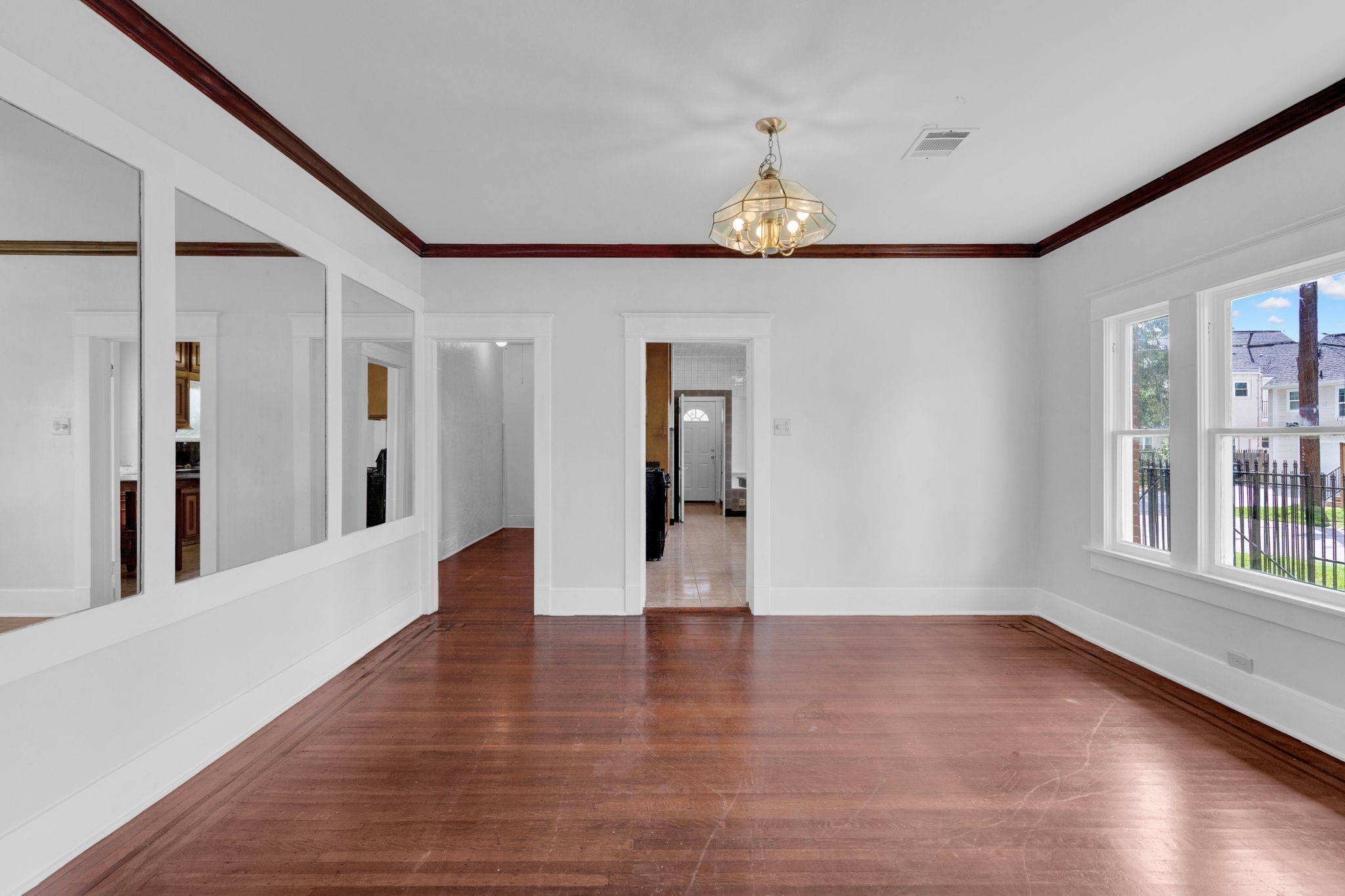 1702 Ruth Street Houston, TX 77004 - Photo 6 of 15 Gallery Image 6