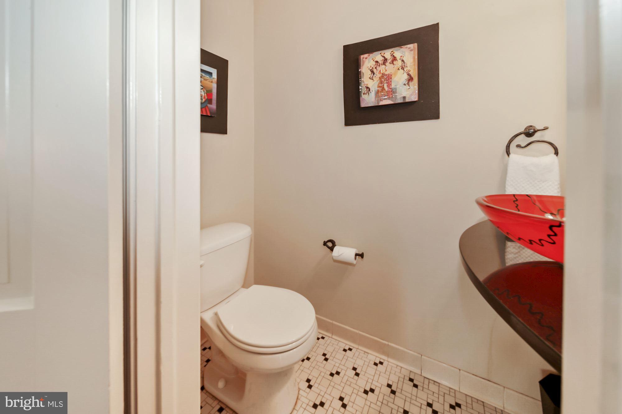 6002 Winnebago Road Bethesda, MD 20816 - Photo 17 of 54 Powder room