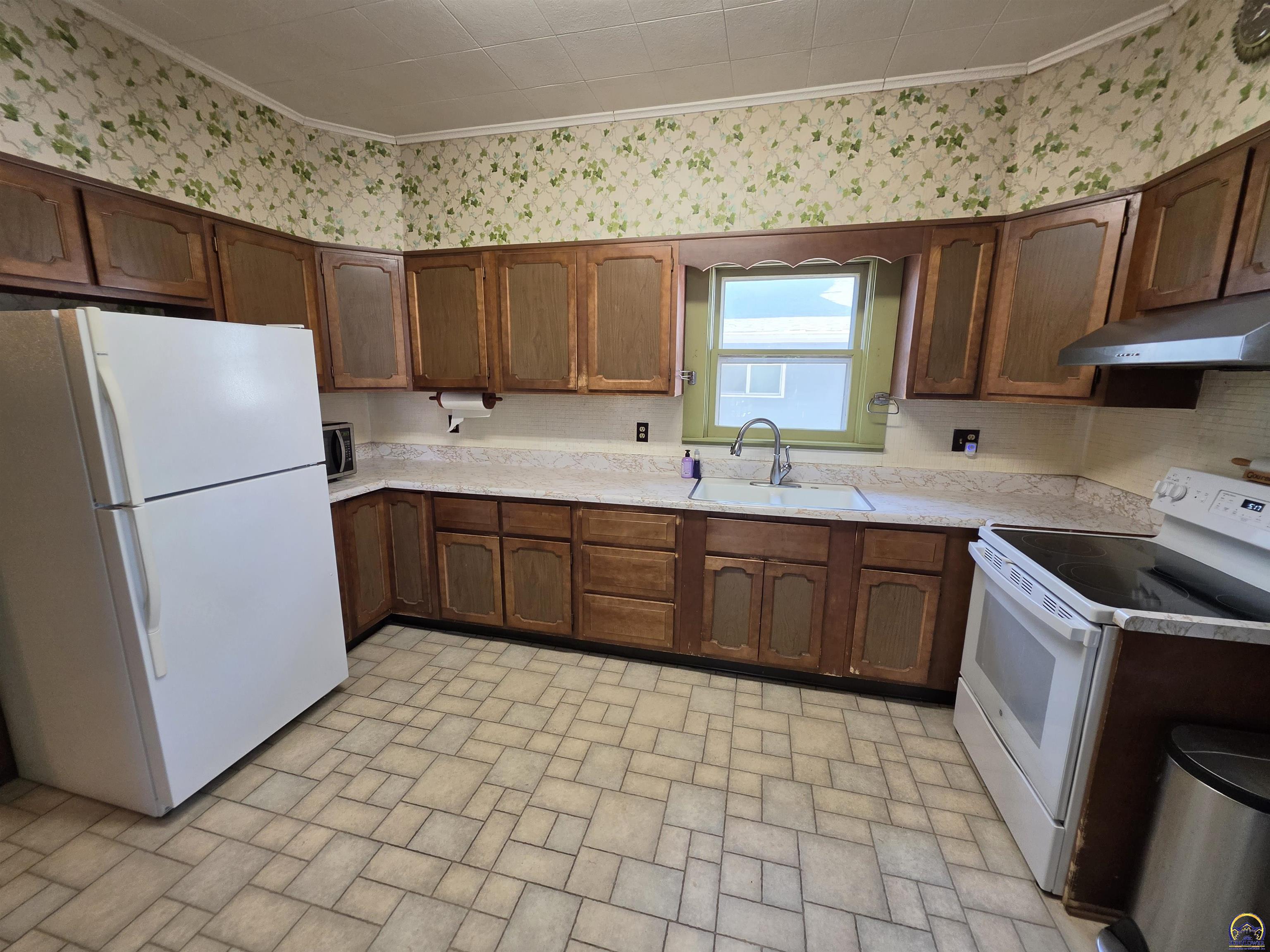 1114 Rural Street Emporia, KS 66801 - Photo 11 of 25