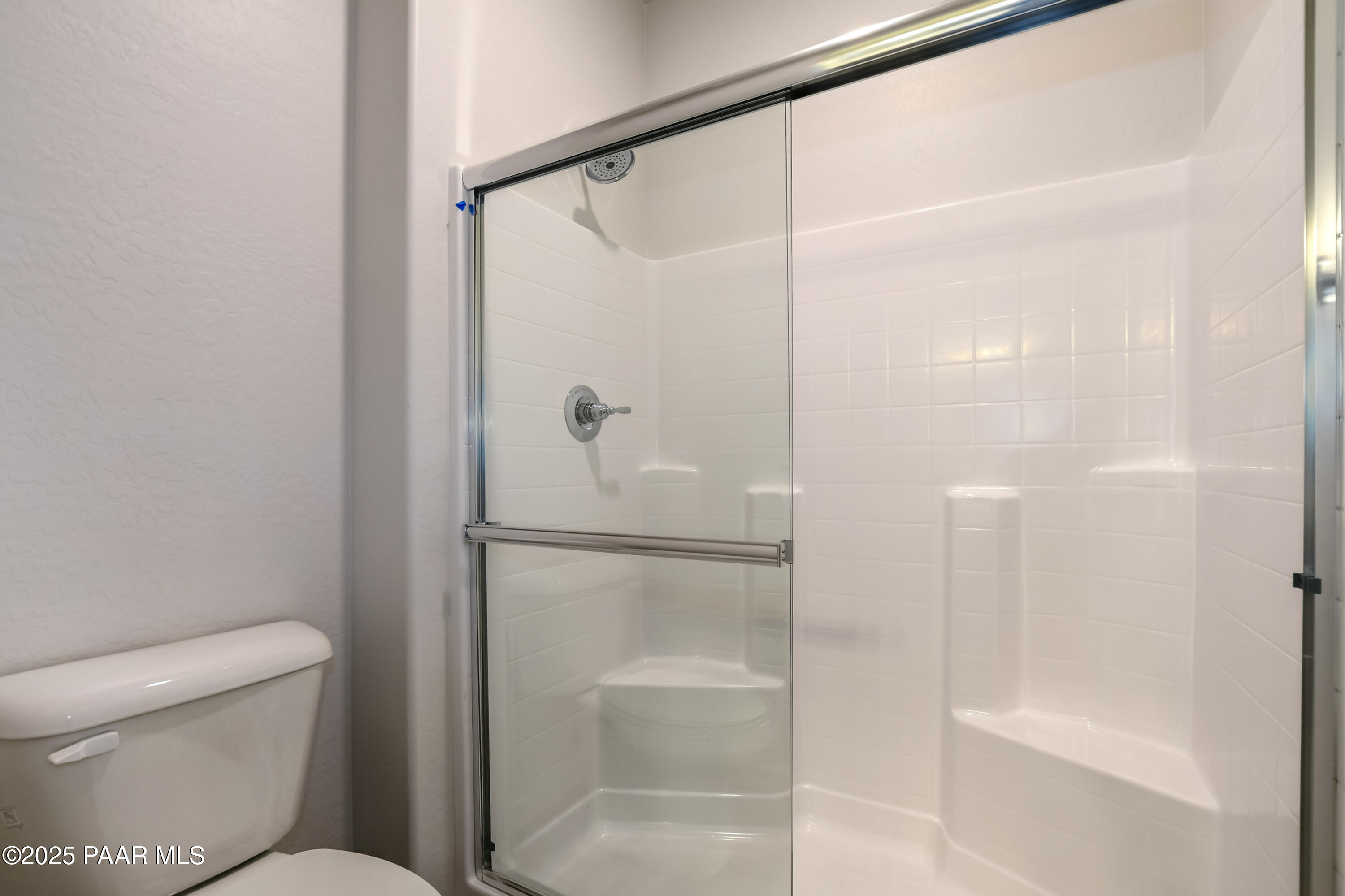 175 North Village Way, Unit 61 Dewey, AZ 86327 - Photo 16 of 42 Primary Bathroom 2