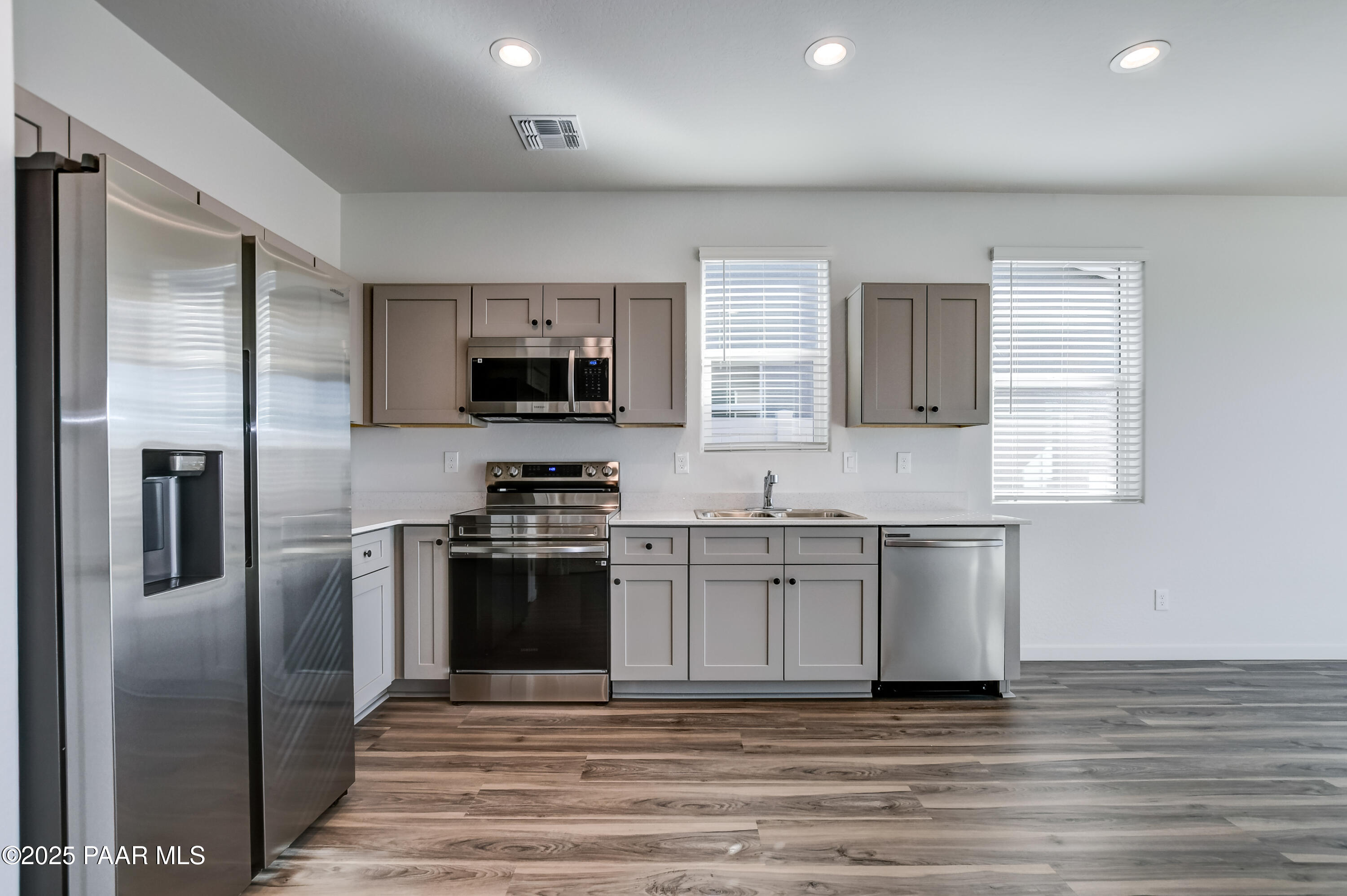 175 North Village Way, Unit 61 Dewey, AZ 86327 - Photo 6 of 42 Kitchen 1
