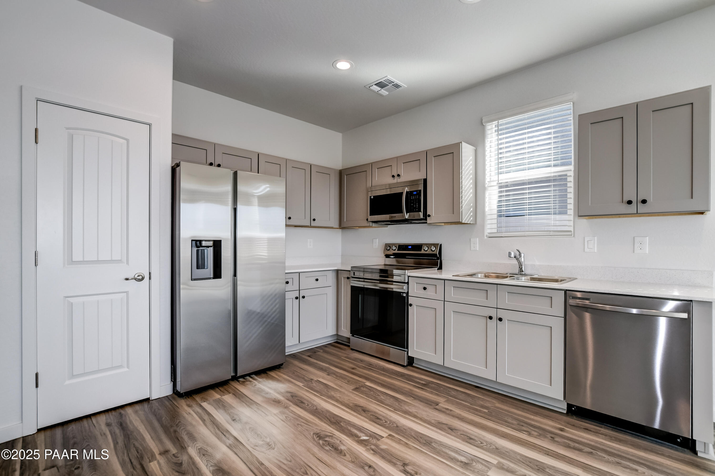 175 North Village Way, Unit 61 Dewey, AZ 86327 - Photo 7 of 42 Kitchen 2