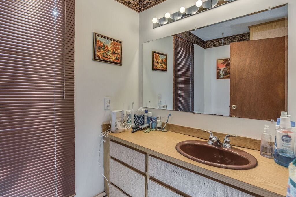 65 Hastings Road Dedham, MA 02026 - Photo 11 of 27 Gallery Image 11