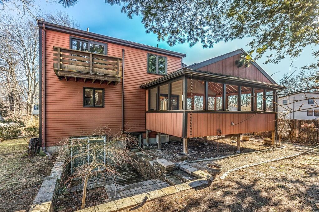 65 Hastings Road Dedham, MA 02026 - Photo 3 of 27 Gallery Image 3