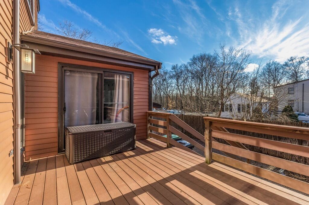 65 Hastings Road Dedham, MA 02026 - Photo 4 of 27 Gallery Image 4