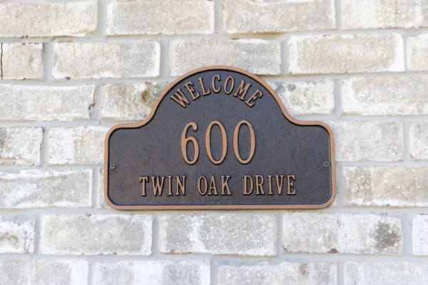 $549,900 | 600 Twin Oak Drive, Murfreesboro, TN 37130
