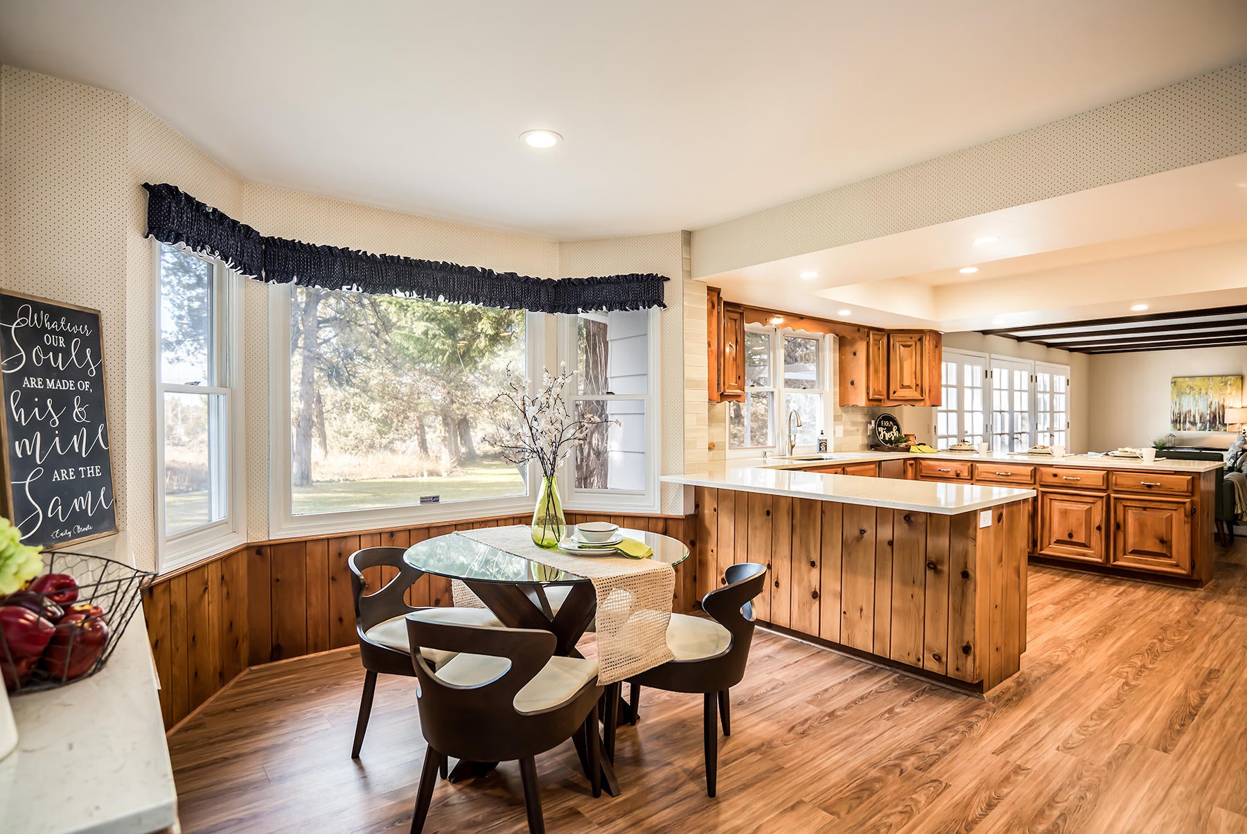 63245 Cole Road Bend, OR 97701 - Photo 18 of 37 18-Breakfast Nook