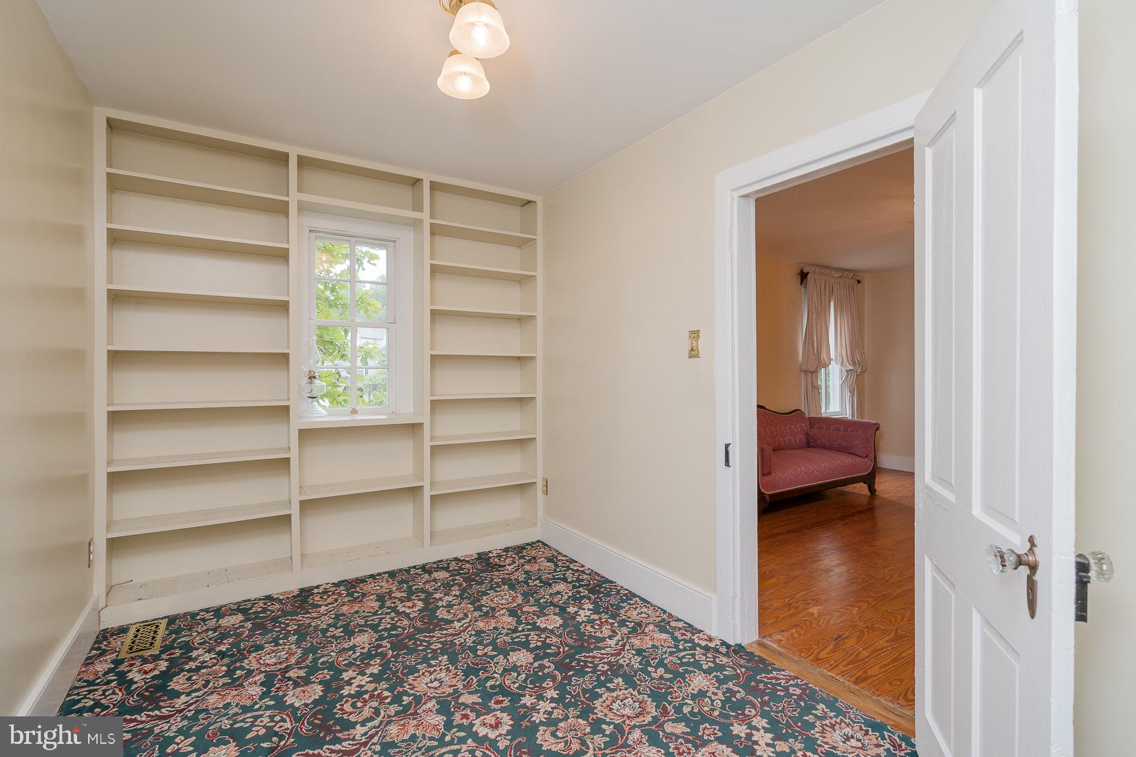 242 Shelton Shop Road Stafford, VA 22554 - Photo 22 of 53 Office/Den/Study with built-ins