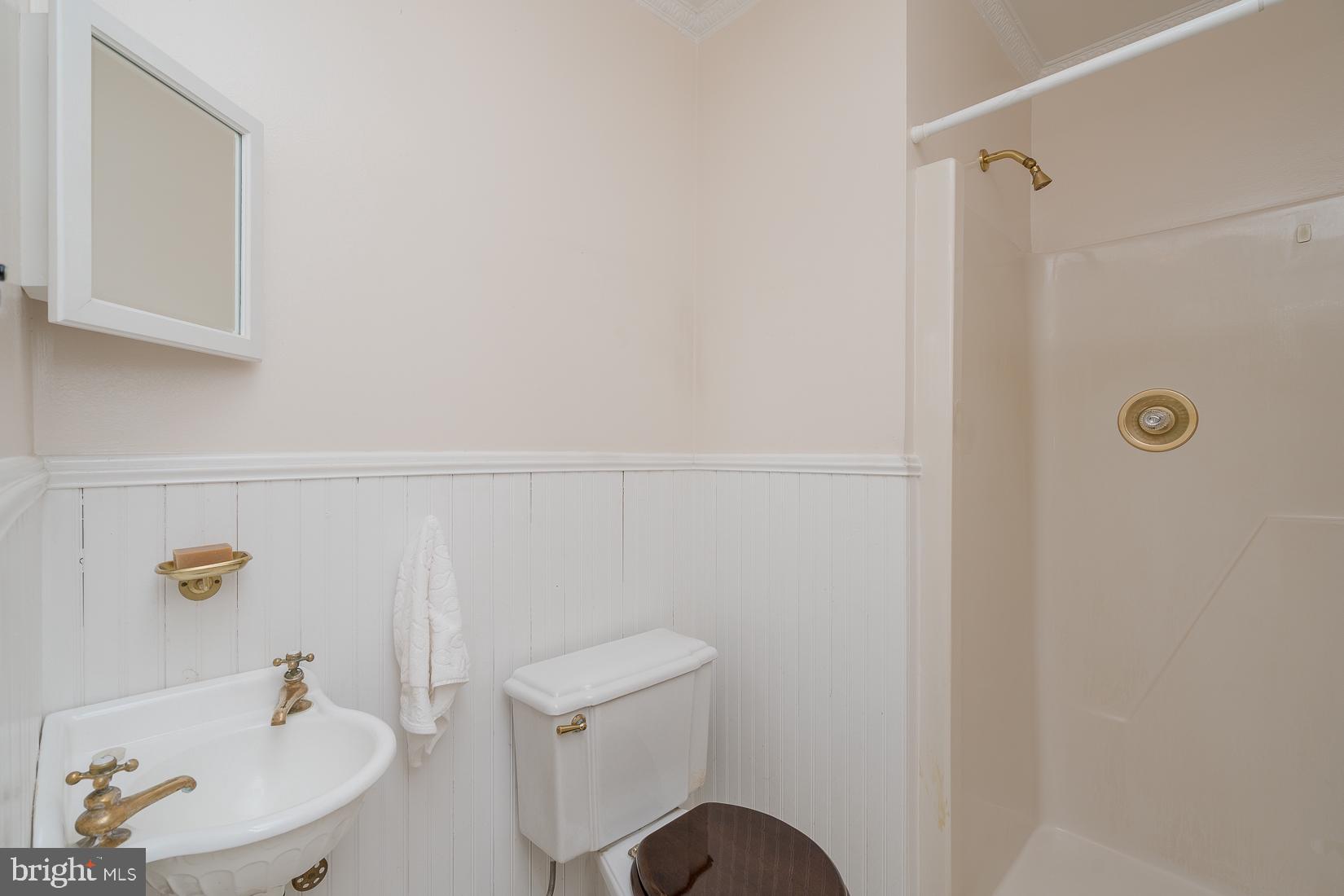 242 Shelton Shop Road Stafford, VA 22554 - Photo 25 of 53 Main level full bath