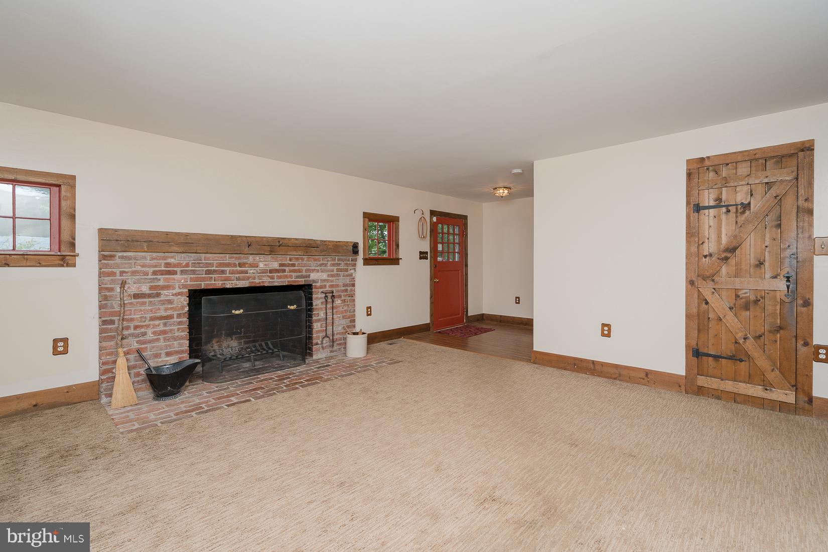 242 Shelton Shop Road Stafford, VA 22554 - Photo 9 of 53 Super spacious family room