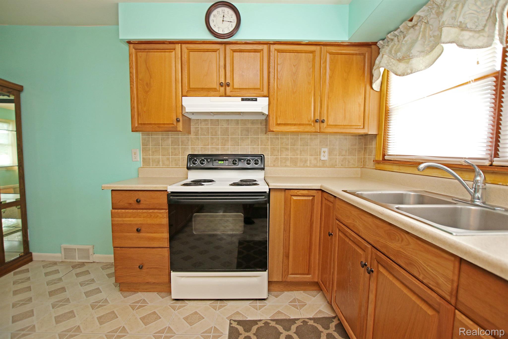 985 North Baldwin Road Oxford, MI 48371 - Photo 14 of 50 Gallery Image 14