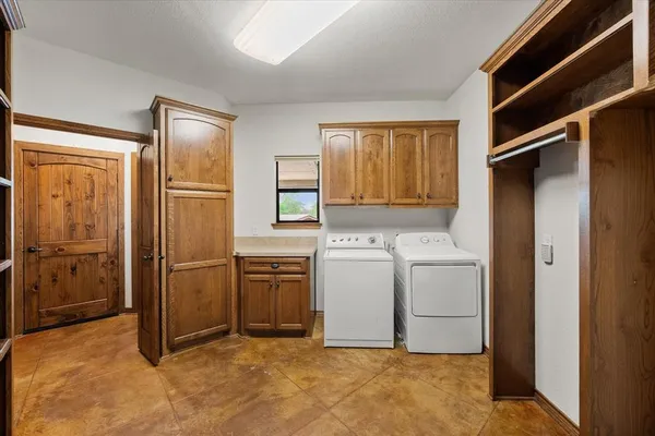 $725,000 | 142 Pearl Valley Drive, Kerens, TX 75144