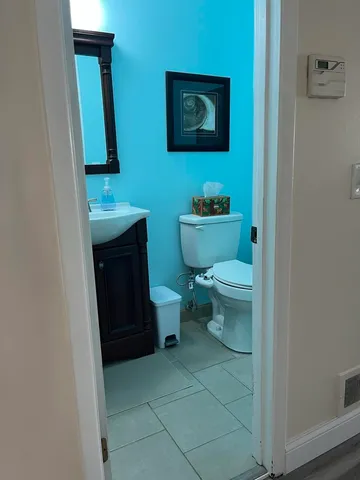 $198,000 | 29077 Tiffany Drive West, Southfield, MI 48034