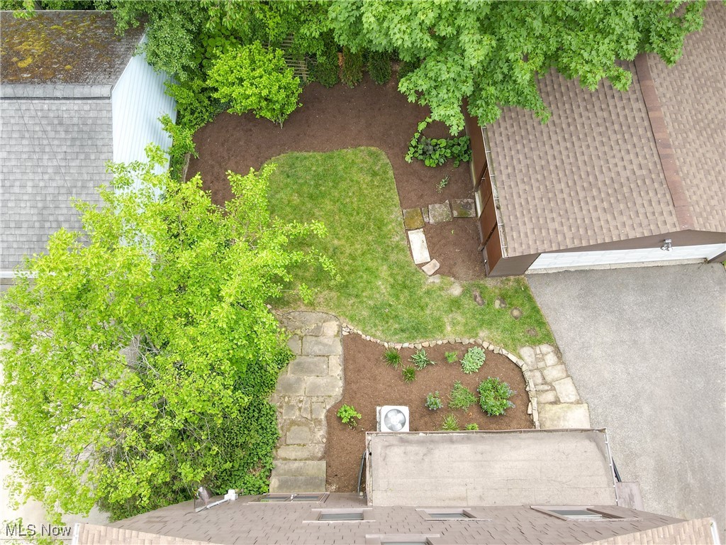 2431 Queenston Road Cleveland, OH 44118 - Photo 29 of 31