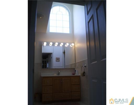 12 Rainford Road Edison, NJ 08820 - Photo 14 of 23 Gallery Image 14