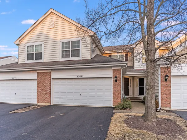 $227,500 | 32455 Allegheny Way, Lakemoor, IL 60051