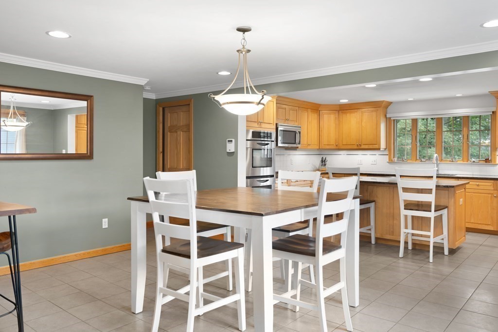 52 Boston Street Middleton, MA 01949 - Photo 6 of 25 Gallery Image 6