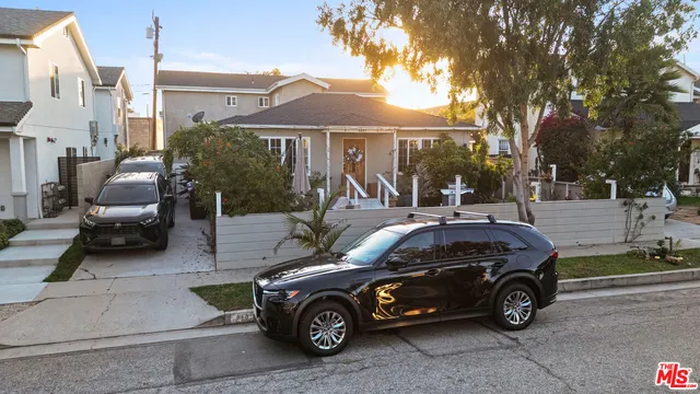 $3,900 | 4183 Commonwealth Avenue, Culver City, CA 90232