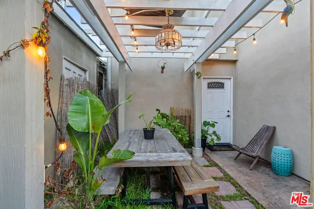 $3,900 | 4183 Commonwealth Avenue, Culver City, CA 90232