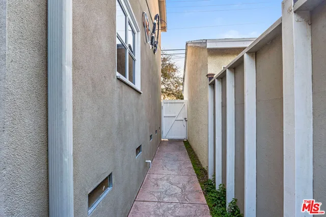 $3,900 | 4183 Commonwealth Avenue, Culver City, CA 90232