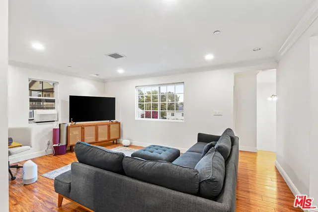 $3,900 | 4183 Commonwealth Avenue, Culver City, CA 90232