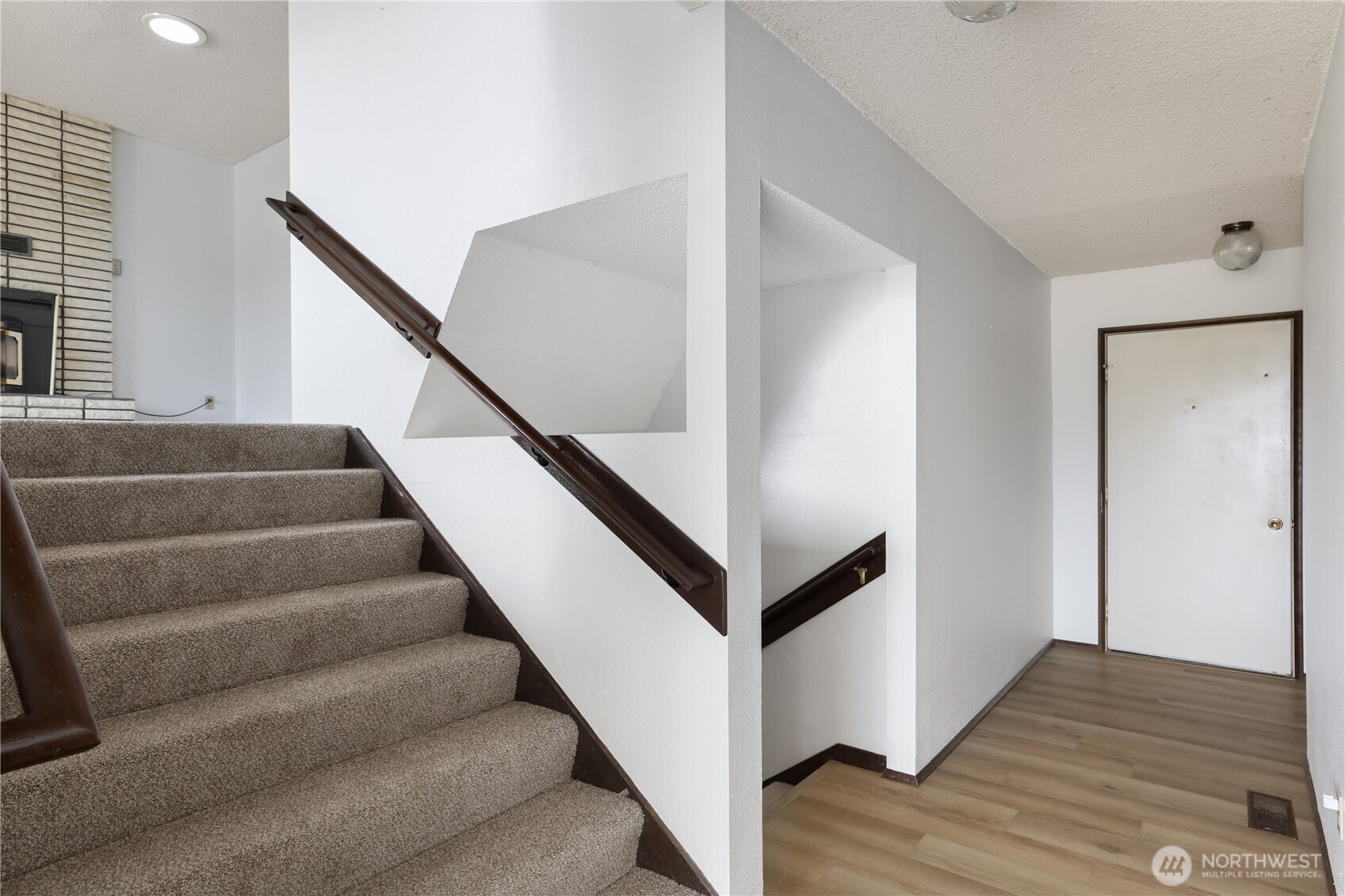 2725 Hunt Road Oak Harbor, WA 98277 - Photo 11 of 40 a view of entryway