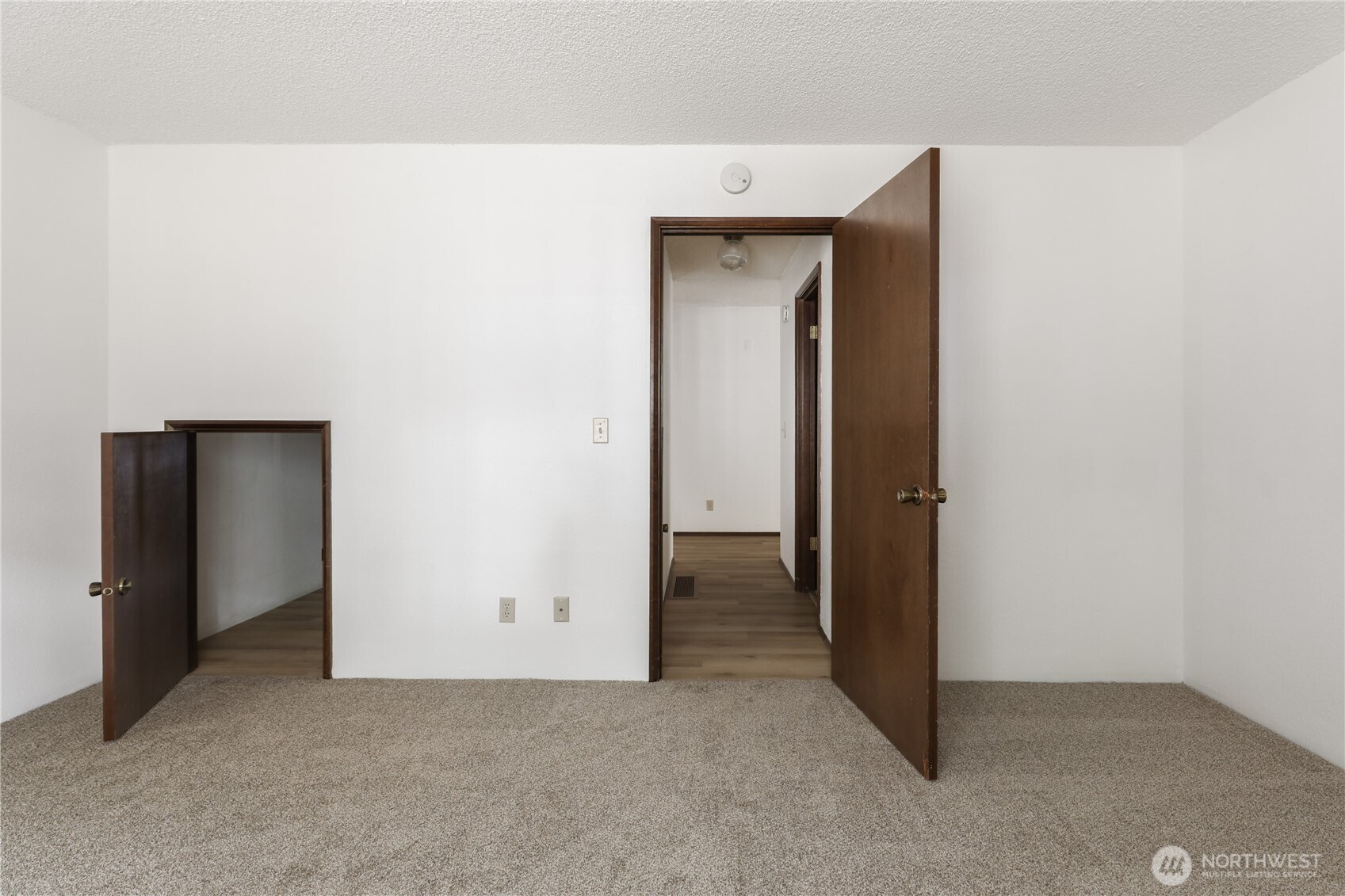 2725 Hunt Road Oak Harbor, WA 98277 - Photo 15 of 40 an empty room with closet