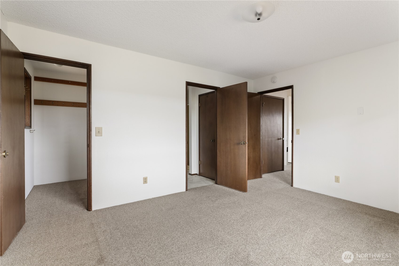 2725 Hunt Road Oak Harbor, WA 98277 - Photo 18 of 40 a view of an empty room and closet area